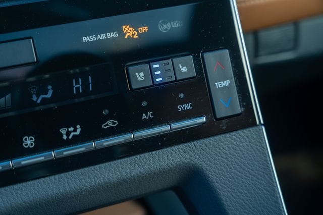 2020 TOYOTA AVALON - Image 32