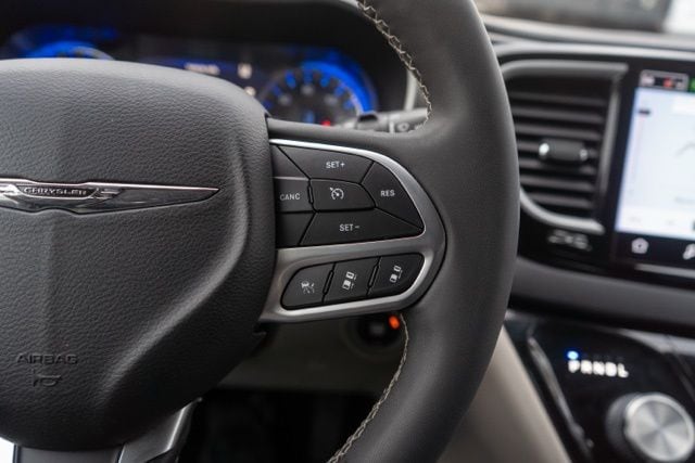 2022 CHRYSLER PACIFICA - Image 18