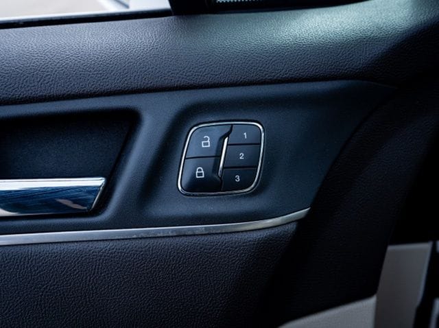 2019 LINCOLN MKC - Image 17