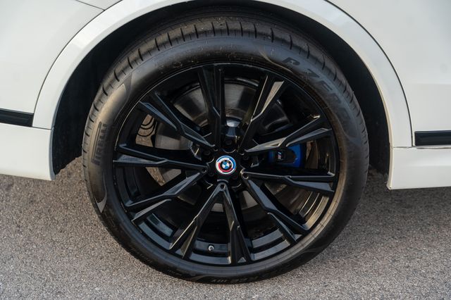 2022 BMW X7 - Image 12