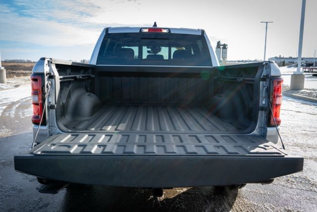 2025 RAM 1500 - Image 9