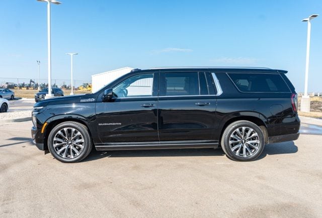 2025 CHEVROLET SUBURBAN - Image 4