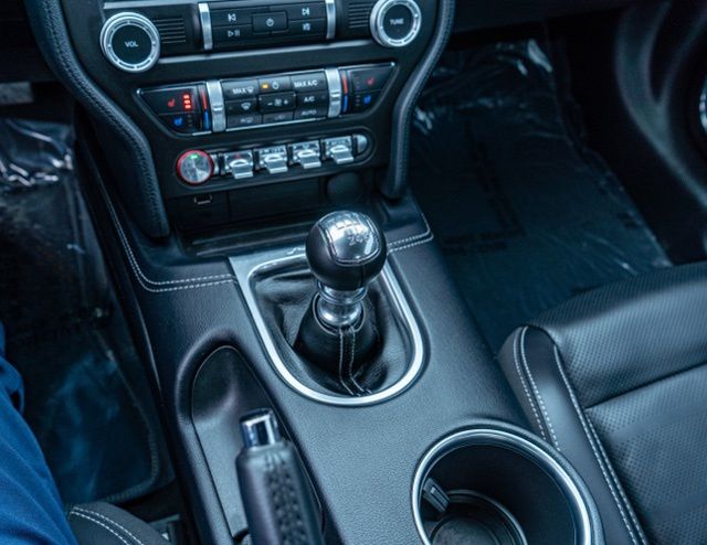 2022 FORD MUSTANG - Image 31