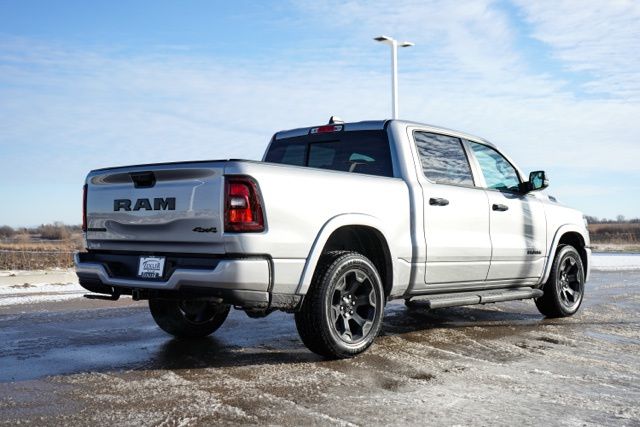 2025 RAM 1500 - Image 7
