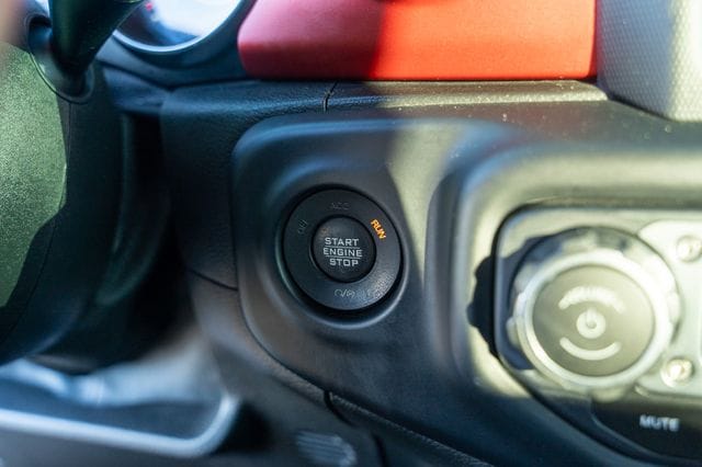 2019 JEEP WRANGLER - Image 28