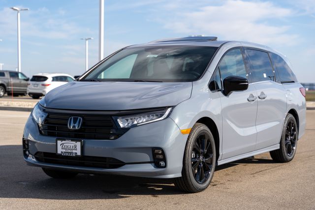 2023 Honda Odyssey Sport photo 3