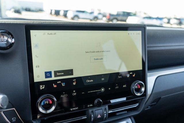 2024 LEXUS GX - Image 24