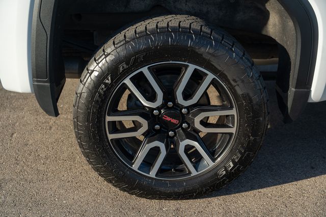 2023 GMC SIERRA - Image 13