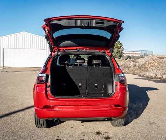 2023 JEEP COMPASS - Image 18