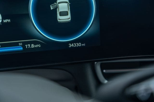 2024 HYUNDAI ELANTRA - Image 25