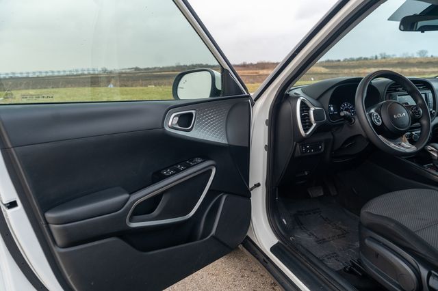2022 KIA SOUL - Image 19