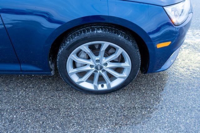 2017 AUDI A4 - Image 10