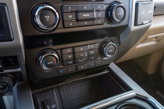 2021 FORD F-350 - Image 28