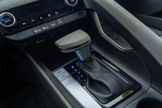 2024 HYUNDAI ELANTRA - Image 29