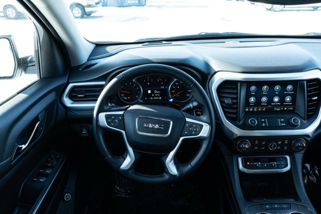 2023 GMC ACADIA - Image 13