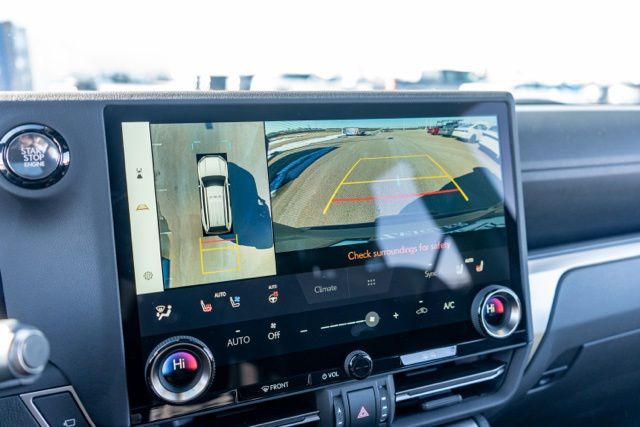 2024 LEXUS GX - Image 25