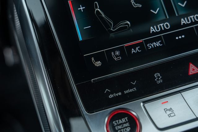 2021 AUDI SQ8 - Image 34