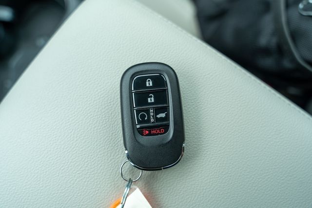 2025 HONDA CR-V - Image 30