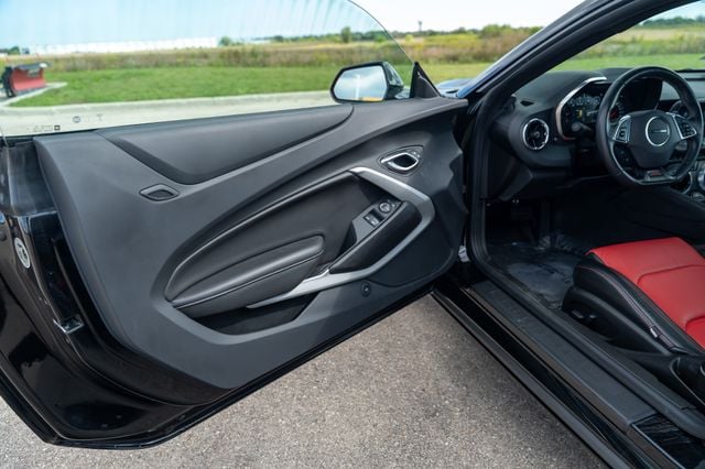 2023 CHEVROLET CAMARO - Image 18