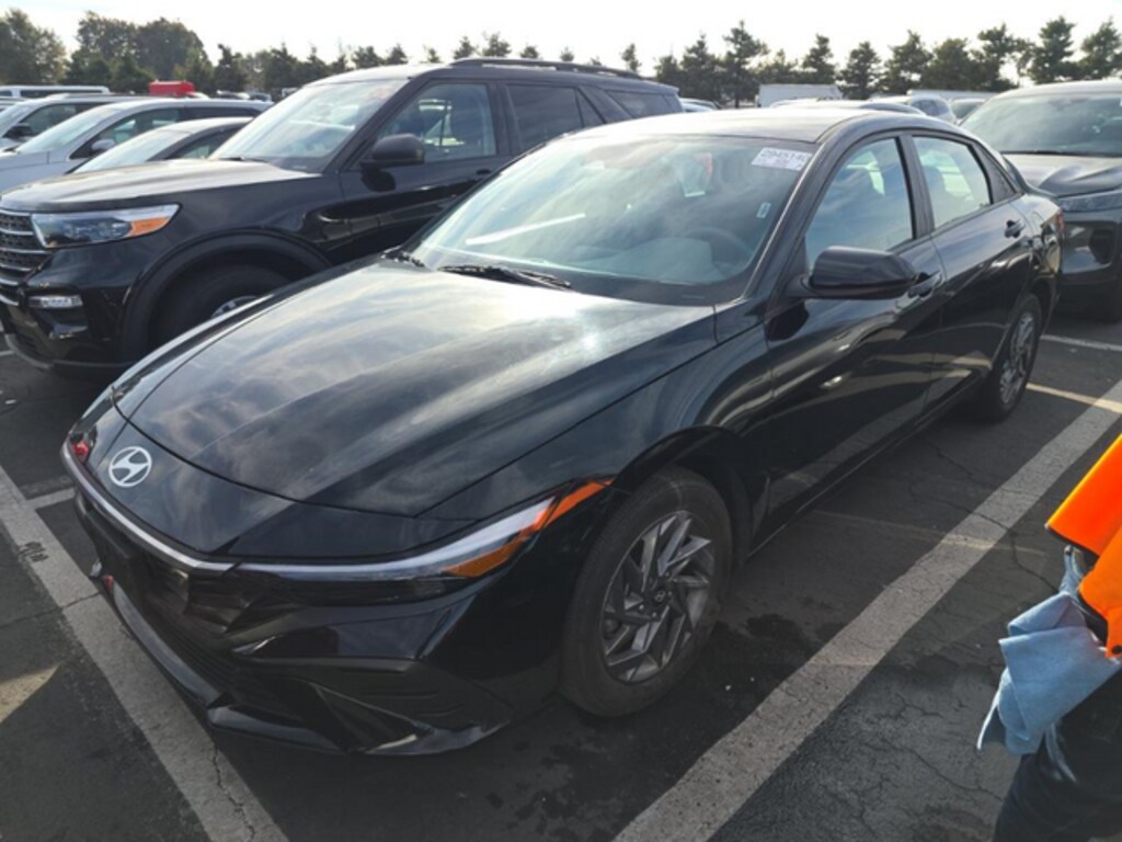 Used 2024 Hyundai Elantra SEL Sedan