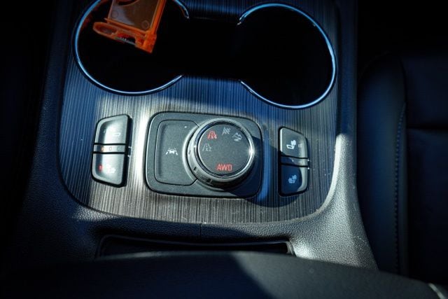 2023 GMC ACADIA - Image 26