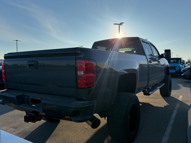 2019 CHEVROLET SILVERADO HD - Image 2