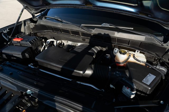 2021 CHEVROLET SILVERADO - Image 32