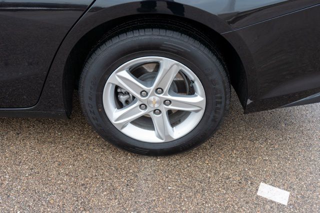 2023 CHEVROLET MALIBU - Image 10