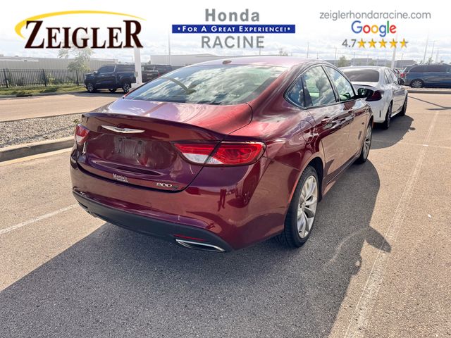 2015 Chrysler 200 S photo 4