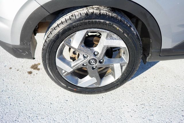 2023 HYUNDAI VENUE - Image 8