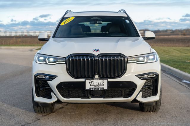 2022 BMW X7 - Image 2