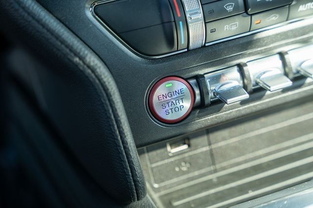 2020 FORD MUSTANG - Image 26