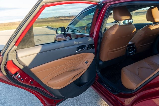 2020 TOYOTA AVALON - Image 18