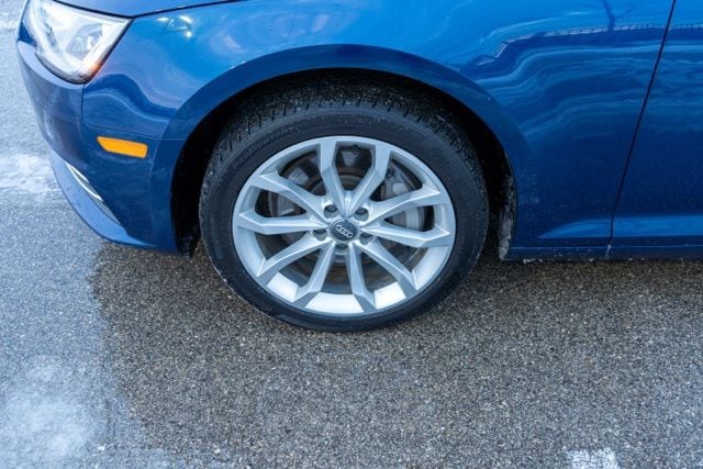 2017 AUDI A4 - Image 11