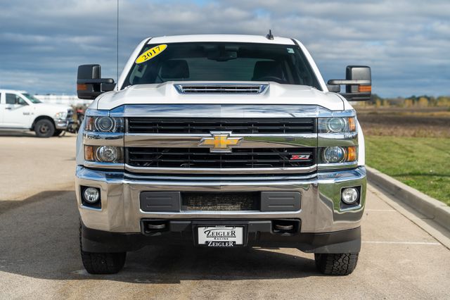 2017 CHEVROLET SILVERADO - Image 2