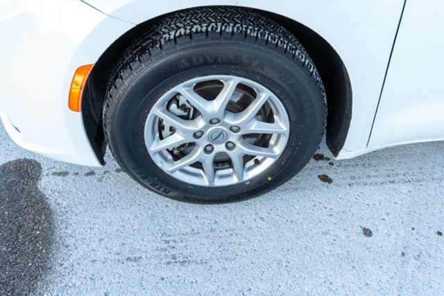 2024 CHRYSLER PACIFICA - Image 9