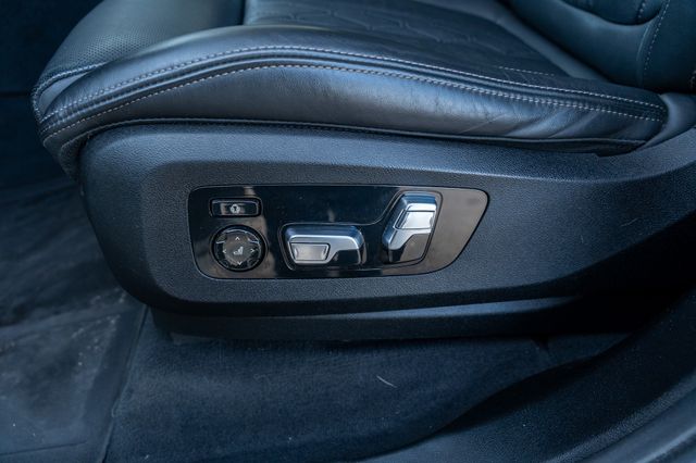 2022 BMW X7 - Image 31