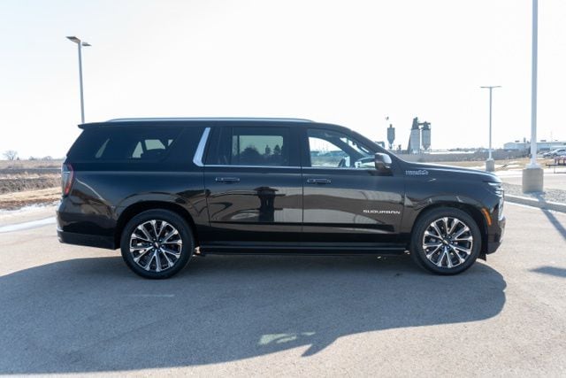 2025 CHEVROLET SUBURBAN - Image 7