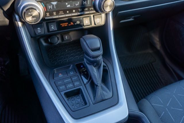 2022 TOYOTA RAV4 - Image 28