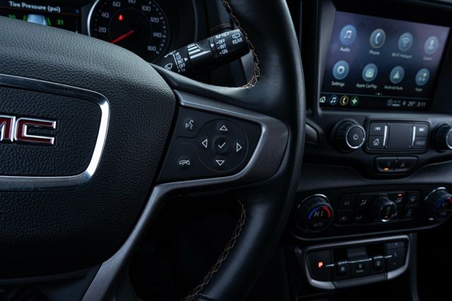 2023 GMC TERRAIN - Image 23