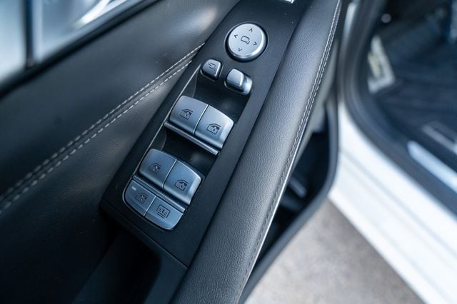 2022 BMW X7 - Image 29