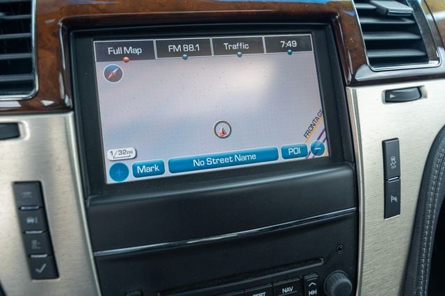 2013 CADILLAC ESCALADE - Image 35