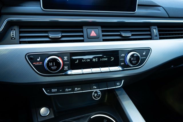 2017 AUDI A4 - Image 26