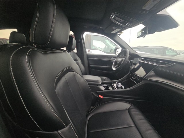 2024 JEEP GRAND CHEROKEE L - Image 12