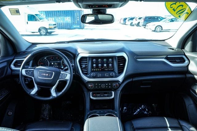 2023 GMC ACADIA - Image 14
