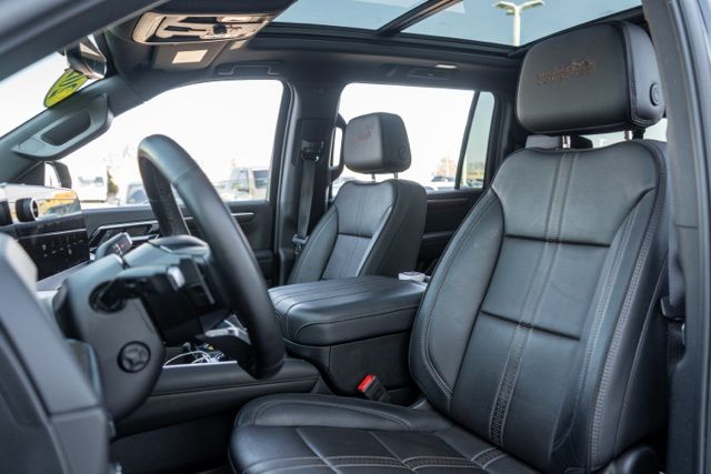 2025 CHEVROLET SUBURBAN - Image 21