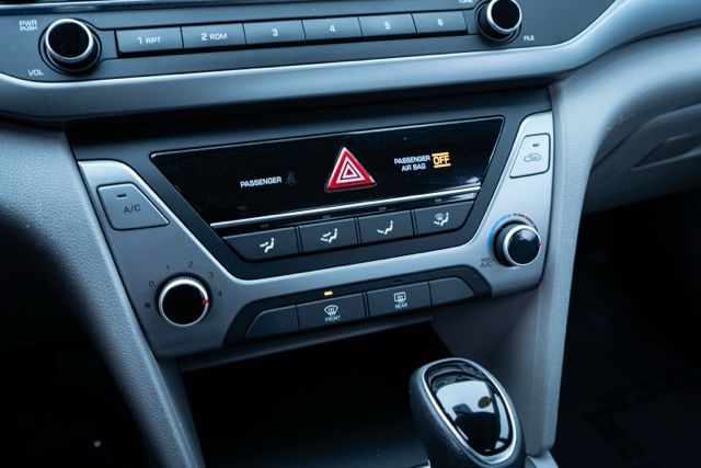 2018 HYUNDAI ELANTRA - Image 23