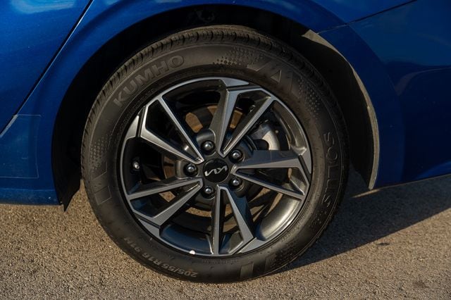 2024 KIA FORTE - Image 9