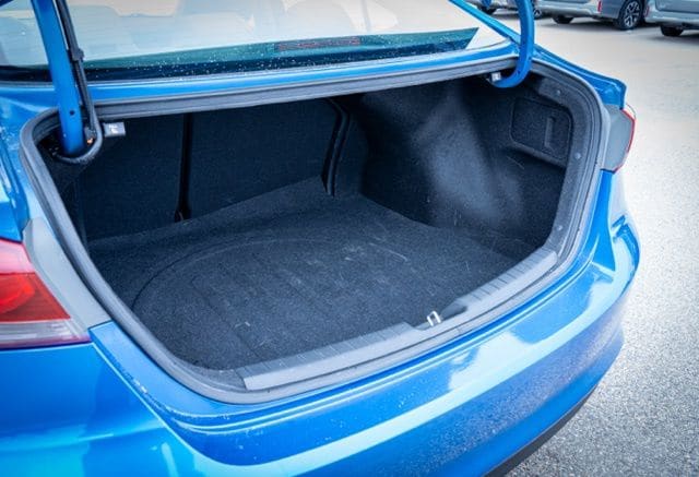 2018 HYUNDAI ELANTRA - Image 8