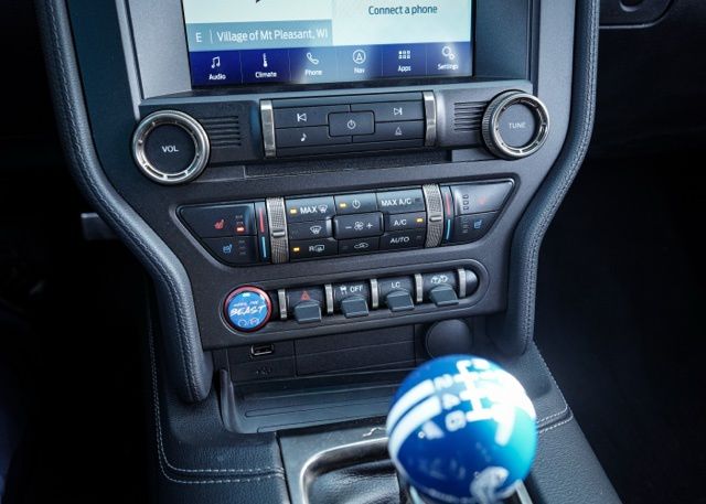 2020 FORD MUSTANG - Image 26